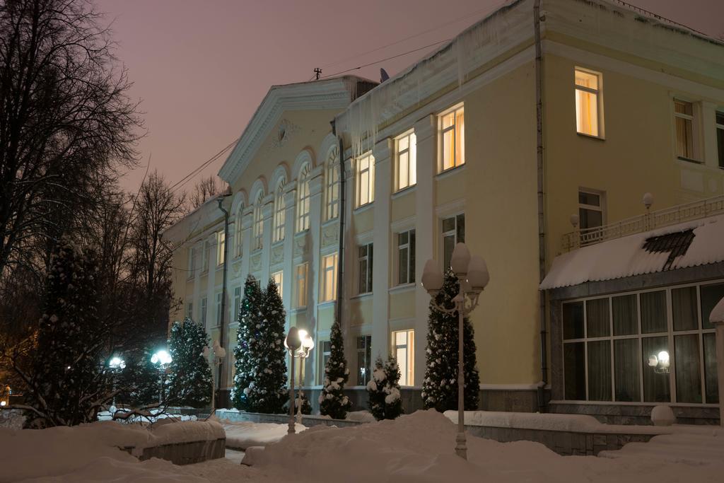Park - Otel Usagyba Moskva Eksteriør bilde